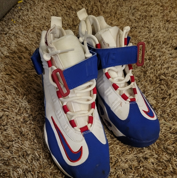 BOYS SHOES!! - Picture 1 of 4